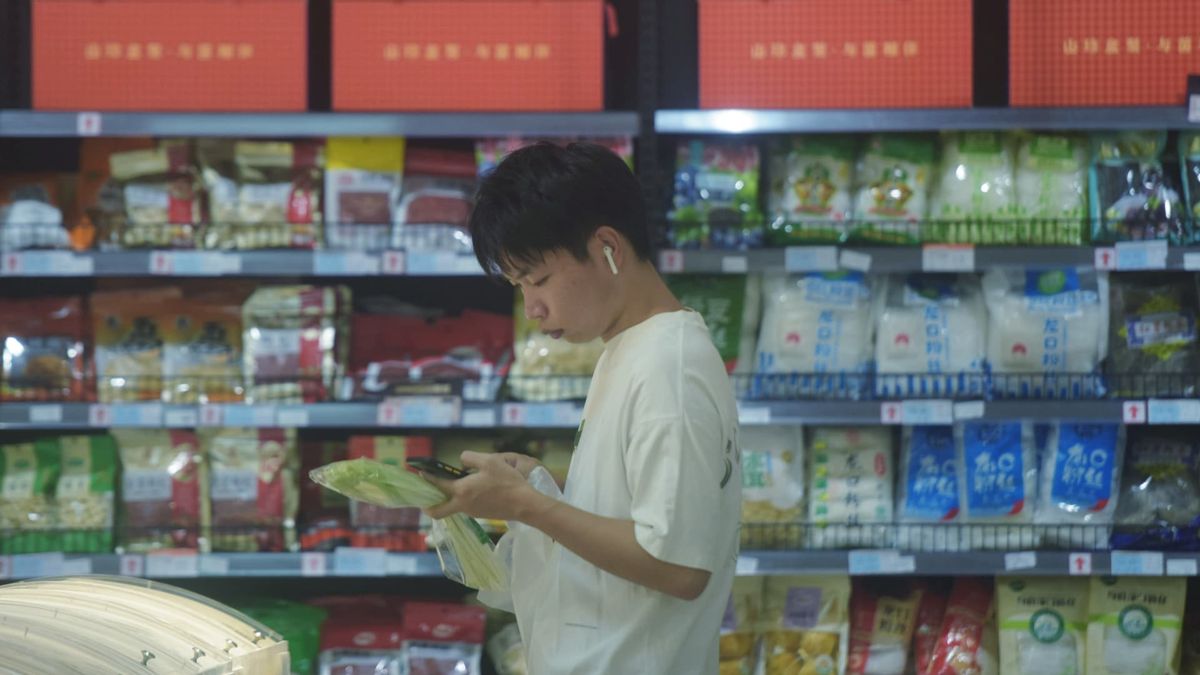 China’s retail sales and industrial data miss expectations in August China’s retail sales and industrial data miss expectations in August