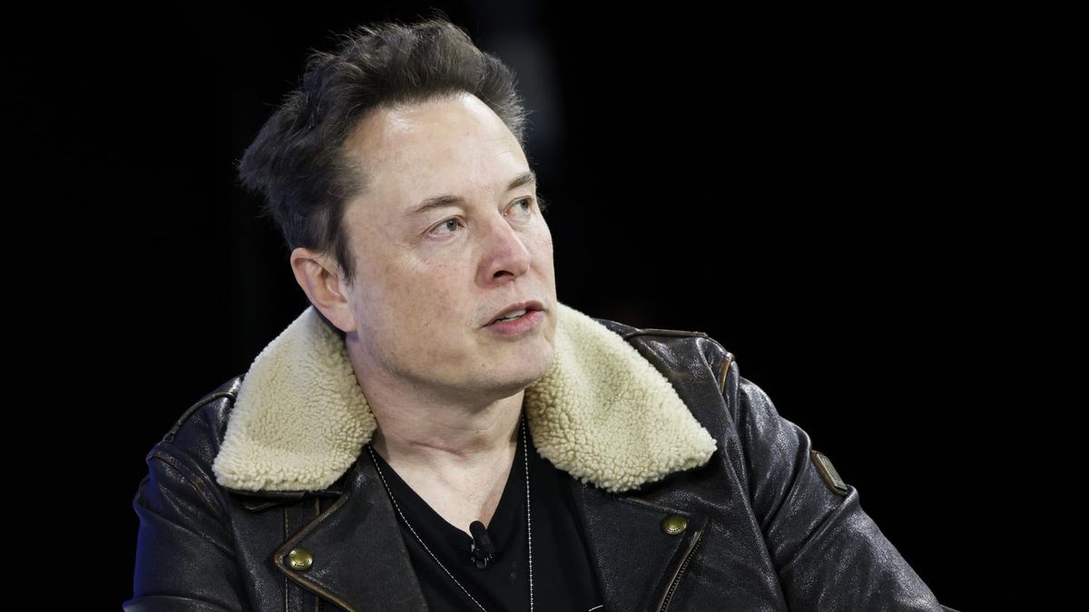 Elon Musk’s  billion Tesla compensation voided by judge, shares slide