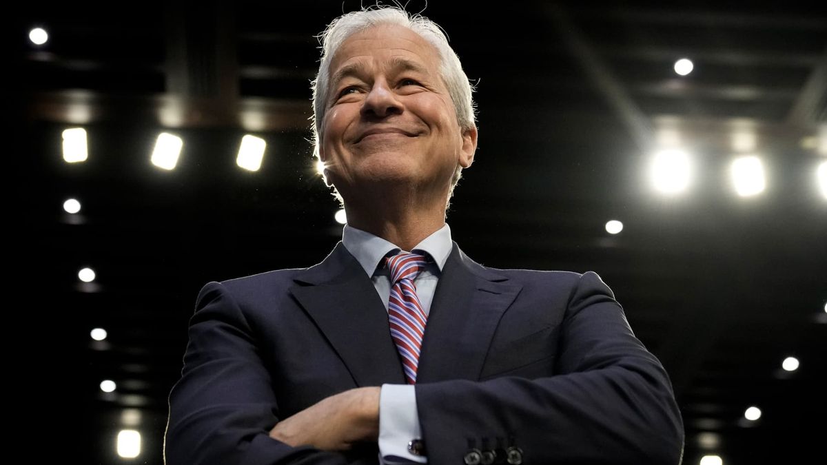 JPMorgan Chase tops estimates as trading revenue hits a record of nearly billion JPMorgan Chase tops estimates as trading revenue hits a record of nearly billion