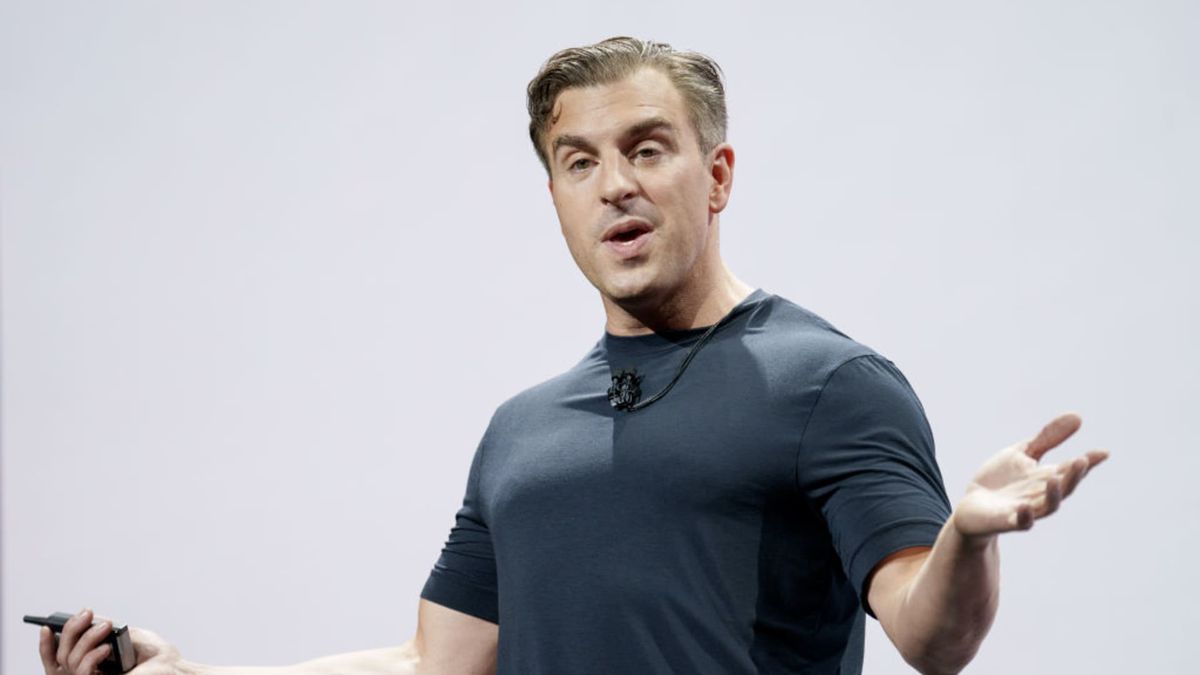 Airbnb pops more than 14%, its best day ever, on earnings beat