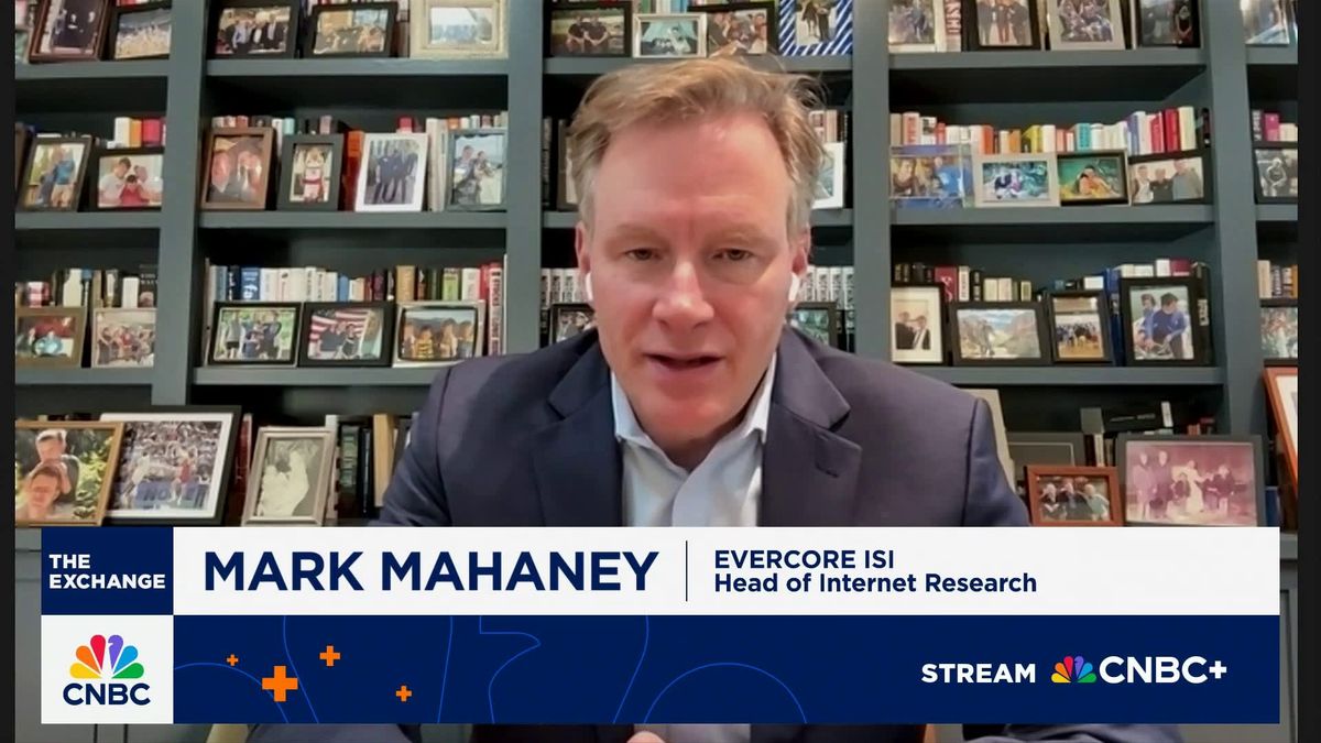 Amazon shutters 4 Fresh stores in Southern California as grocery strategy keeps shifting 1 Amazon's grocery could be a trojan horse to move revenue higher, says Evercore ISI's Mark Mahaney