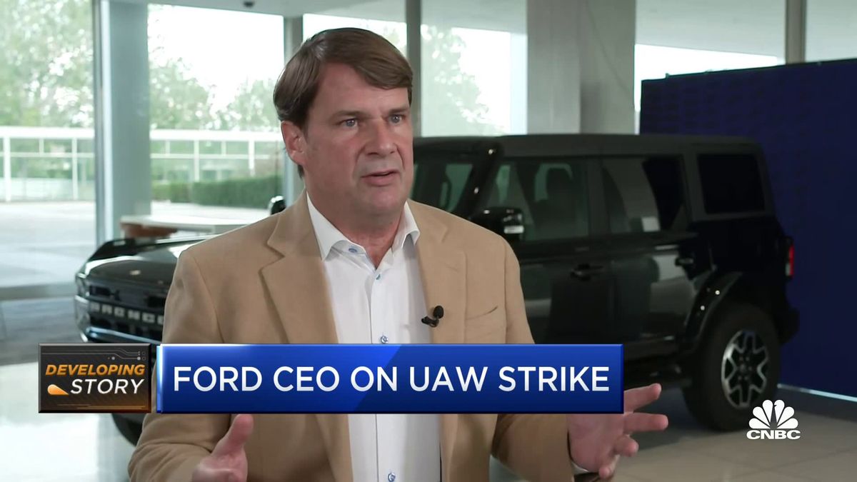 UAW strike brings blue-collar vs. billionaire battle to Detroit 2 Ford CEO Jim Farley: No way we would be sustainable as a company with UAW's wage proposal