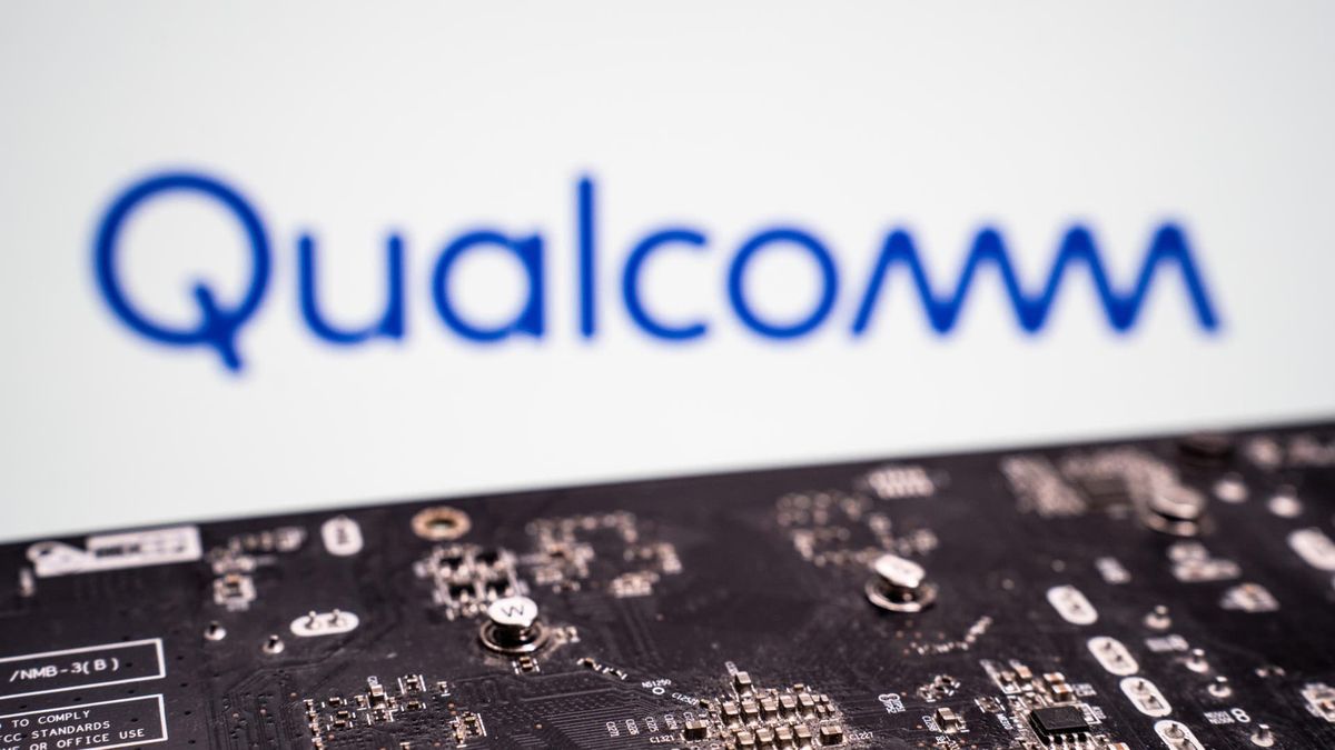 Qualcomm drops 11% as chip stocks pull back from record AI-driven rally
