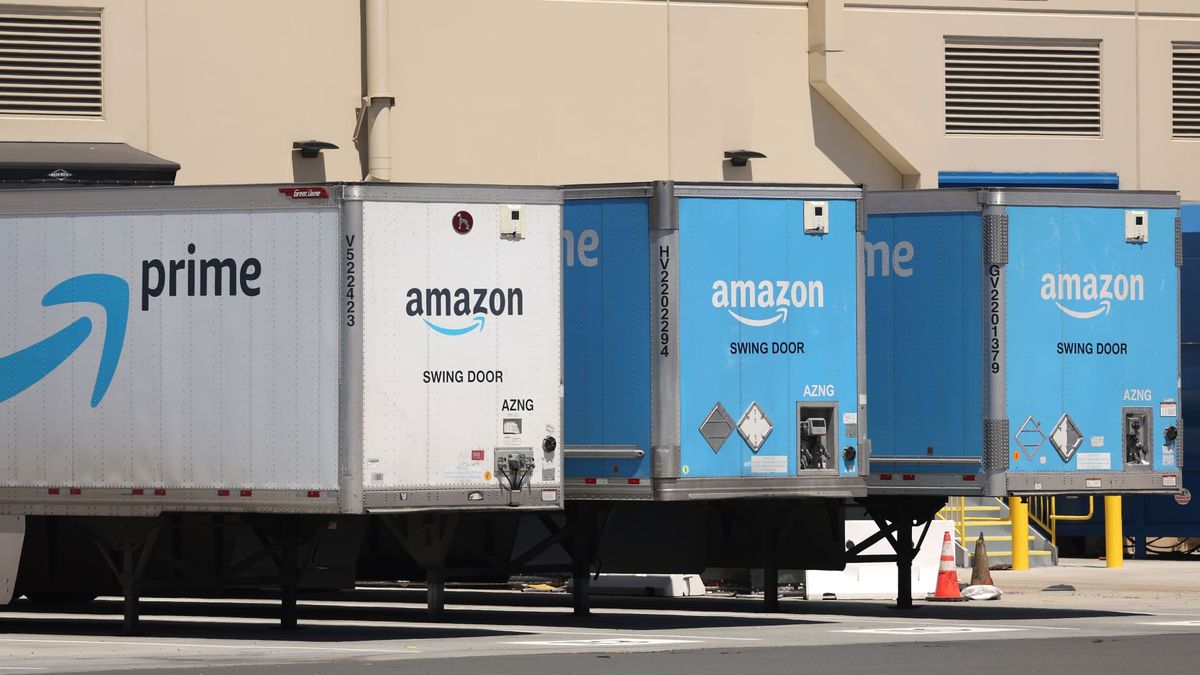 Armenian organized crime rings charged with stealing million in Amazon cargo Armenian organized crime rings charged with stealing million in Amazon cargo