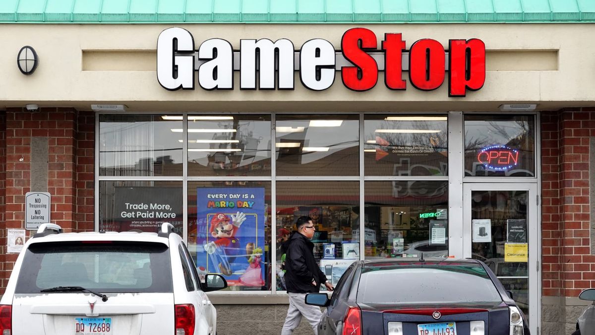 GameStop, AMC decline as meme stock rally fizzles after just two days