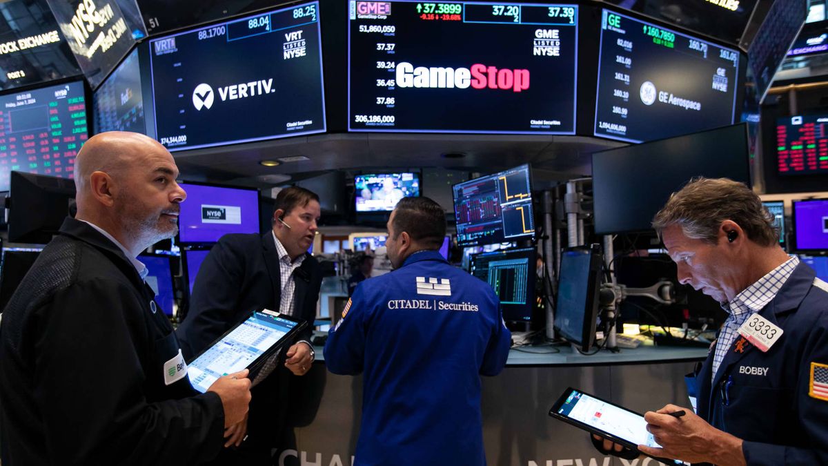 GameStop, MicroStrategy shares rise after Ryan Cohen posts photo with Michael Saylor GameStop, MicroStrategy shares rise after Ryan Cohen posts photo with Michael Saylor