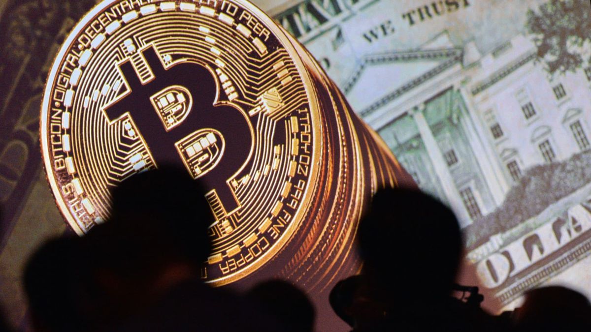 Bitcoin and crypto stocks rise after the Fed cuts rates by half a percentage point