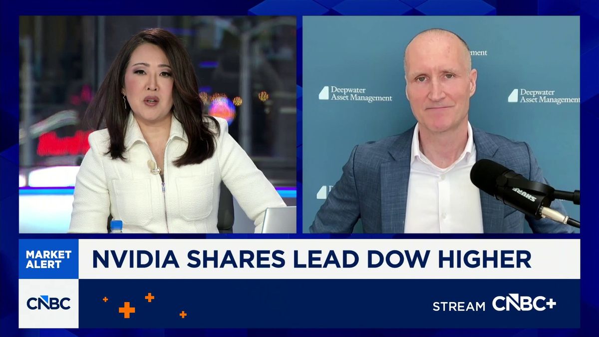 Workday CEO Carl Eschenbach is stepping down, co-founder Aneel Bhusri to take over 1 Software stocks to see near-term bounce, challenges over next five years: Deepwater's Munster