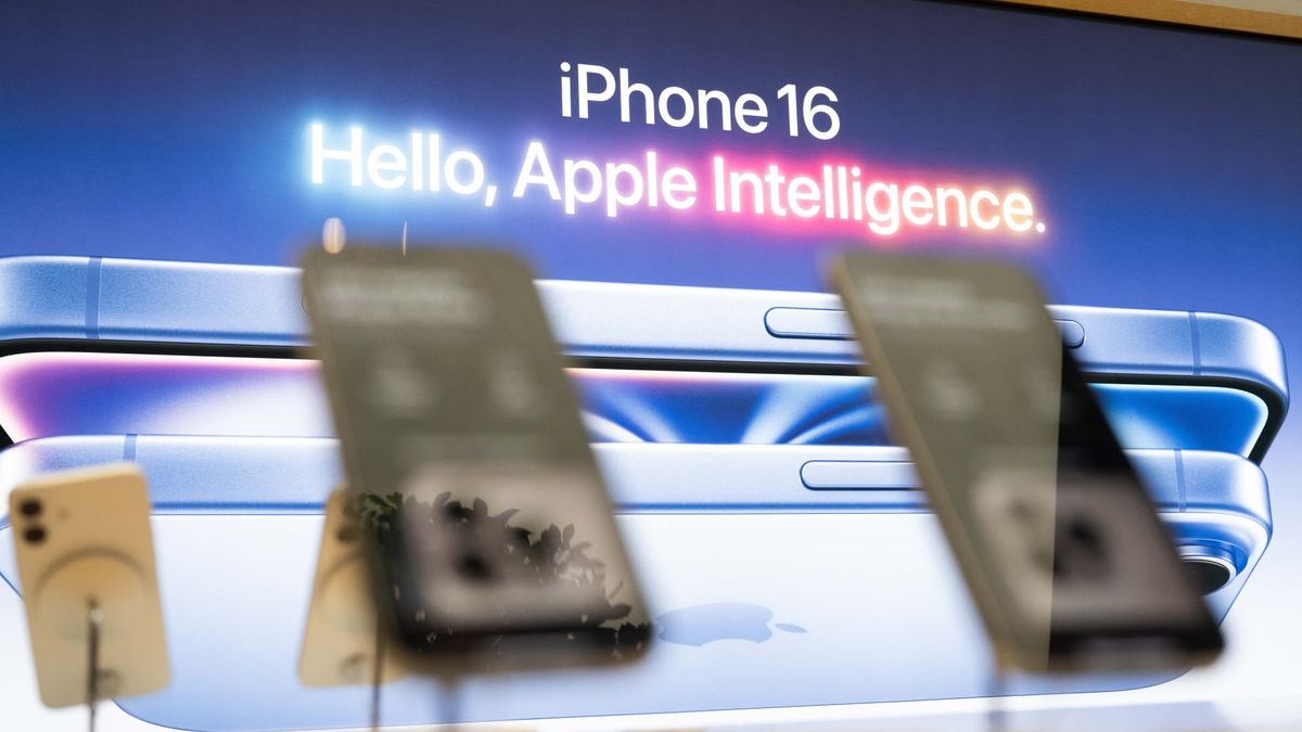 As Apple enters AI race, iPhone maker turns to its army of developers for an edge As Apple enters AI race, iPhone maker turns to its army of developers for an edge