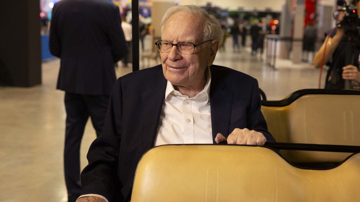 Berkshire shares rise on surge in operating earnings, but questions linger about cash Berkshire shares rise on surge in operating earnings, but questions linger about cash
