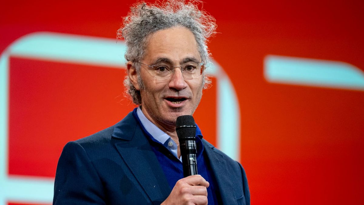 Palantir tops estimates, boosts fourth-quarter guidance on AI adoption