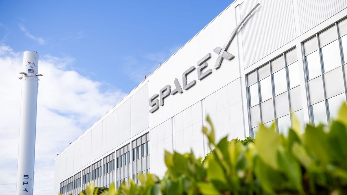 SpaceX to close above trillion market cap on its debut, prediction market traders say SpaceX to close above trillion market cap on its debut, prediction market traders say