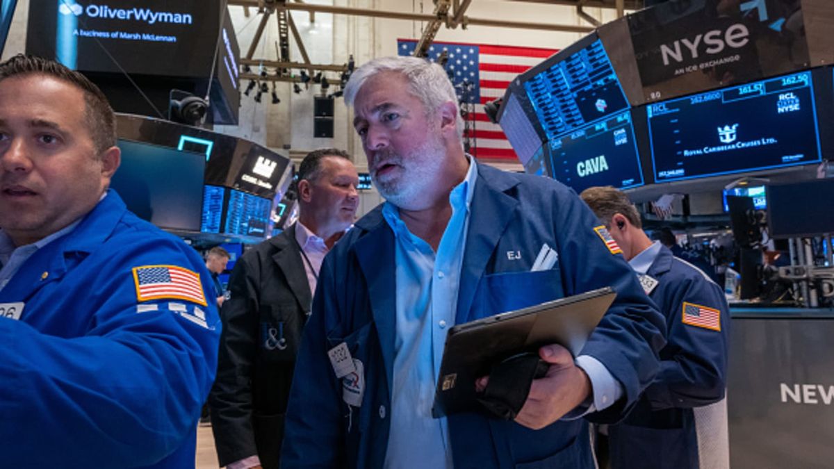Small caps are the hottest trade going in the stock market now and they surged another 3% Tuesday Small caps are the hottest trade going in the stock market now and they surged another 3% Tuesday