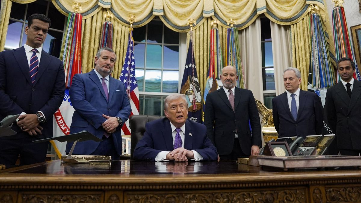 Trump signs executive order for single national AI regulation standard, limiting power of states Trump signs executive order for single national AI regulation standard, limiting power of states