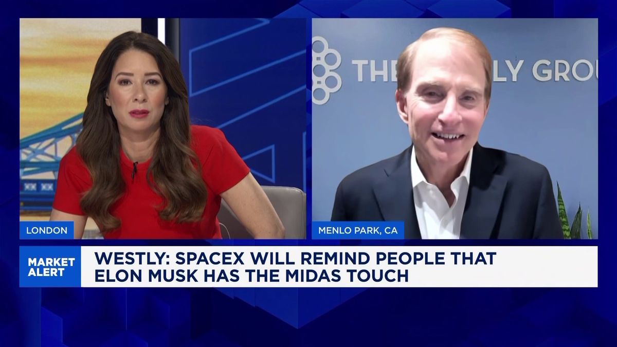 Former Tesla board member says SpaceX needs to achieve 2 of its 3 moonshots to keep its valuation 2 'Absolutely likely' Musk will combine Tesla and SpaceX: Ex-Tesla board member