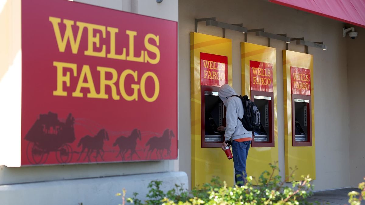 Stocks making the biggest moves midday: SiriusXM, Cintas, United Natural Foods and more Stocks making the biggest moves midday: SiriusXM, Cintas, United Natural Foods and more