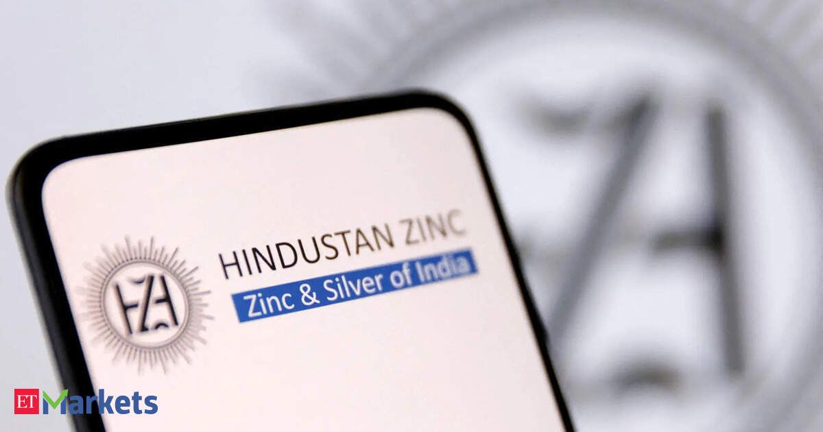 Hindustan Zinc shares tumble 5% to 6-week low after report of govt’s plan to sell 2% stake for Rs 5,000 crore Hindustan Zinc shares tumble 5% to 6-week low after report of govt’s plan to sell 2% stake for Rs 5,000 crore