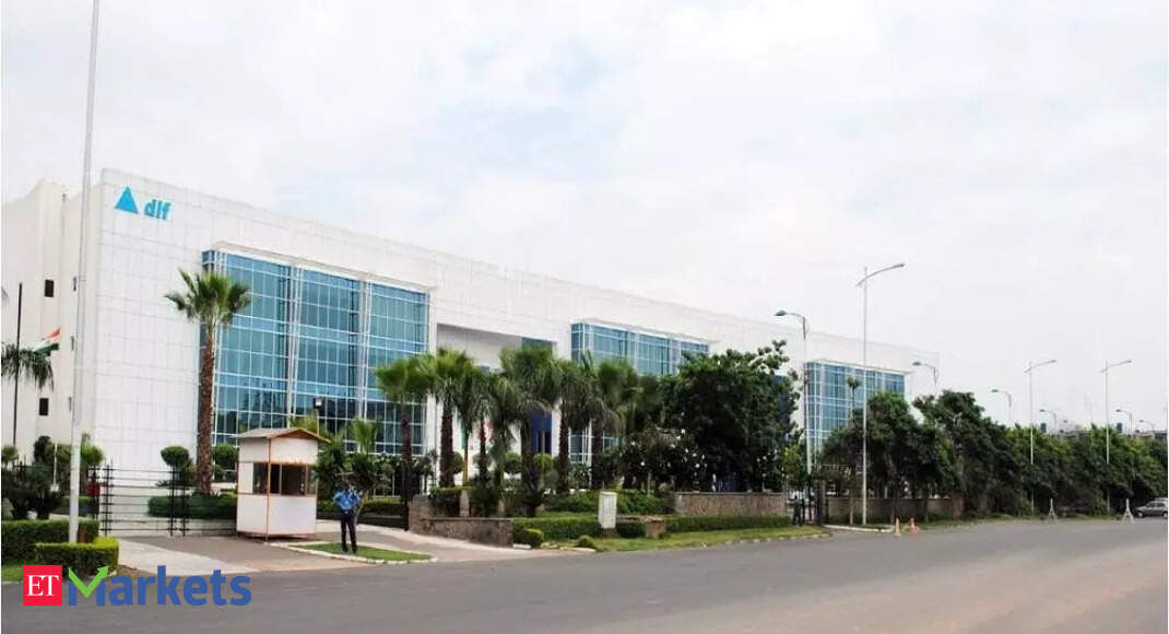DLF family office sells shares worth Rs 1084 crore