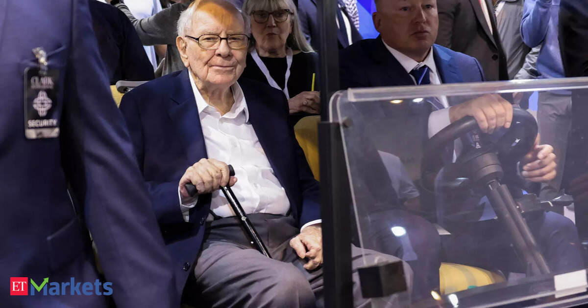 ‘We’d love to spend it, but…”: Warren Buffett as Berkshire’s cash pile swells to 9 billion ‘We’d love to spend it, but…”: Warren Buffett as Berkshire’s cash pile swells to 9 billion