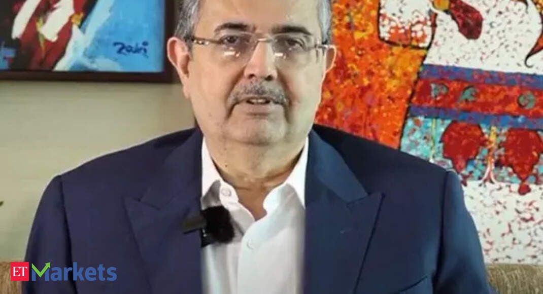 Time to hang boots? Uday Kotak sees himself in non-executive role at Kotak Bank soon