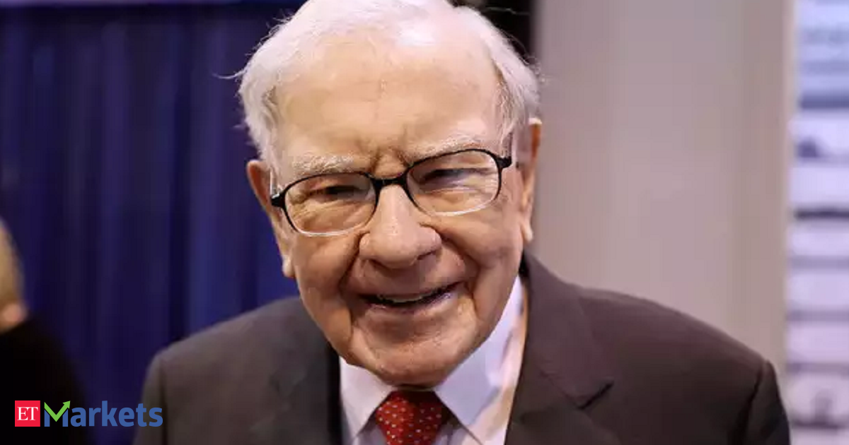 Warren Buffett sees no chance of ‘eye-popping’ results with record cash