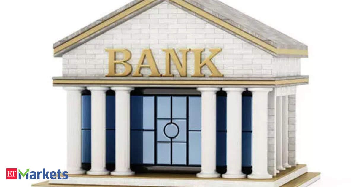 Other income boosts performance of banks in Q4 amid muted growth in core operations