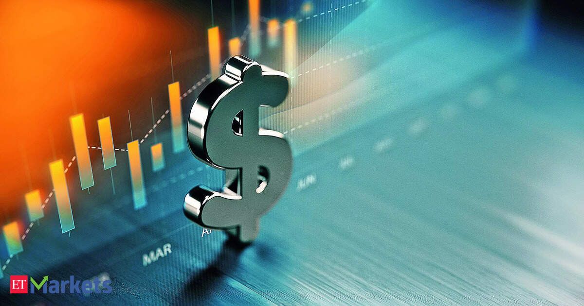 US stocks sink with the US dollar’s value as investors retreat further from the United States