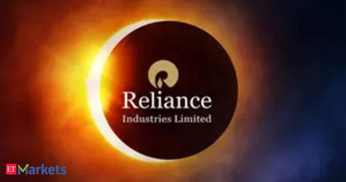 Reliance Industries shares in focus after Q3 results beats estimates. Should you buy, sell and hold?