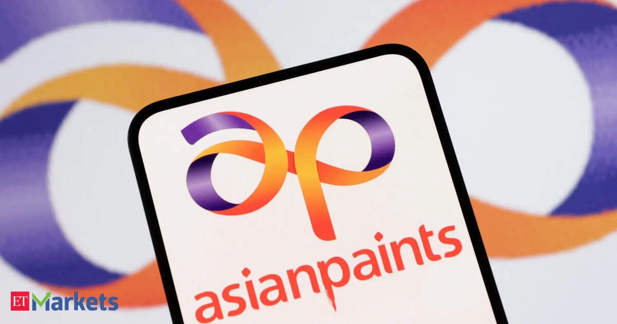 Asian Paints shares in focus after 6% fall in Q1 PAT. Should you buy, sell or hold?