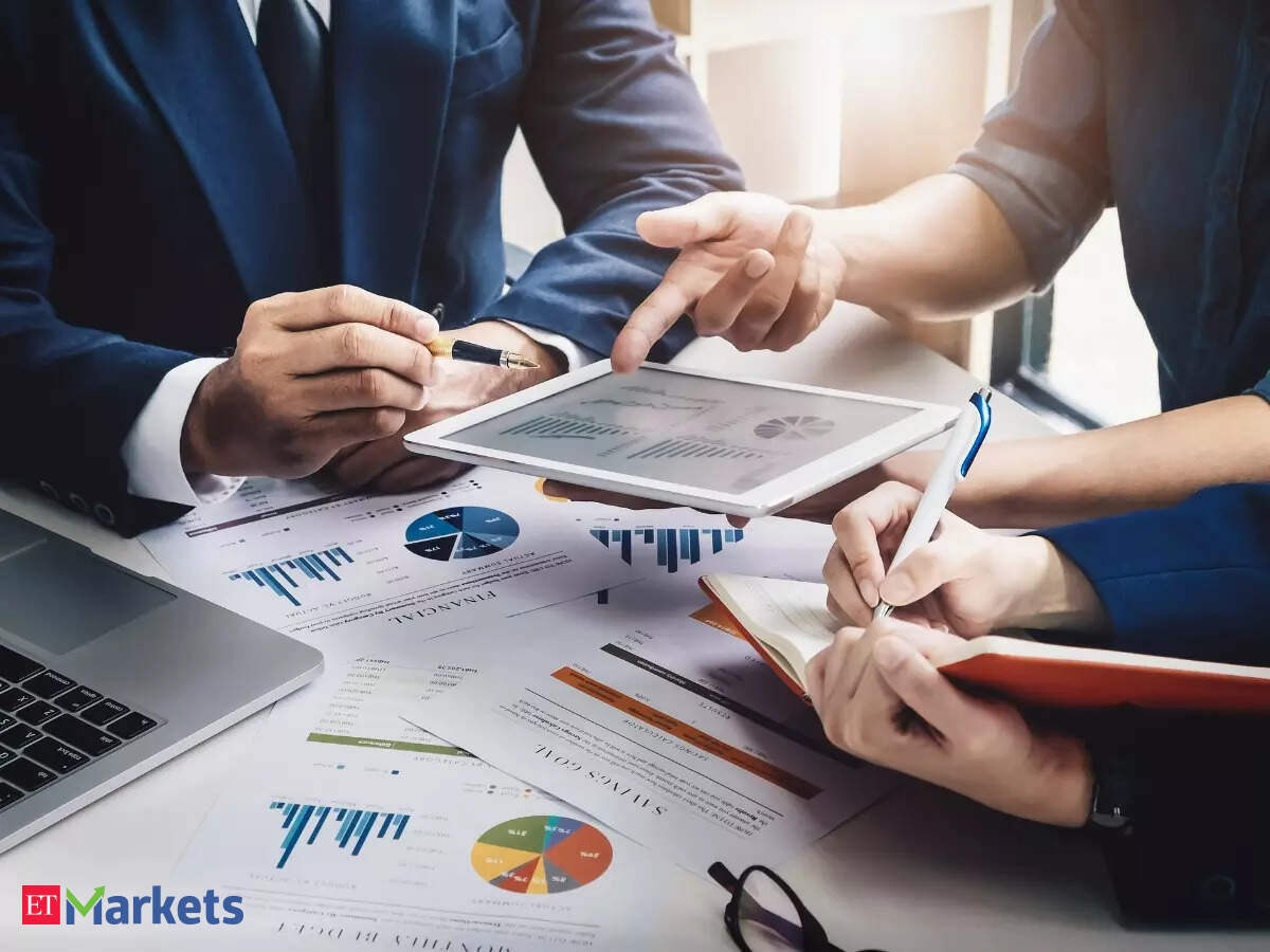 Stocks to buy in 2026 for long term: Mphasis, Indigo among 5 stocks that could give 10-30% return – Brokerage Recommendations