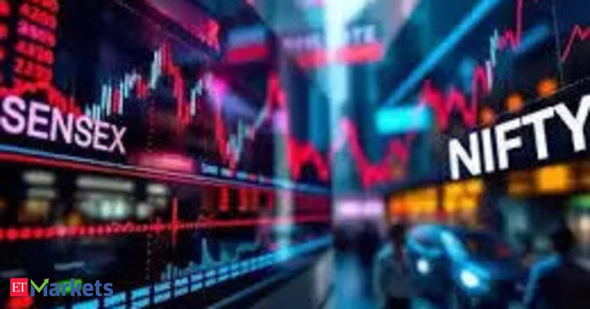 Sensex falls over 150 pts, Nifty below 25,700 to flat start as D-St tread cautiously amid Fed uncertainty, muted earnings Sensex falls over 150 pts, Nifty below 25,700 to flat start as D-St tread cautiously amid Fed uncertainty, muted earnings
