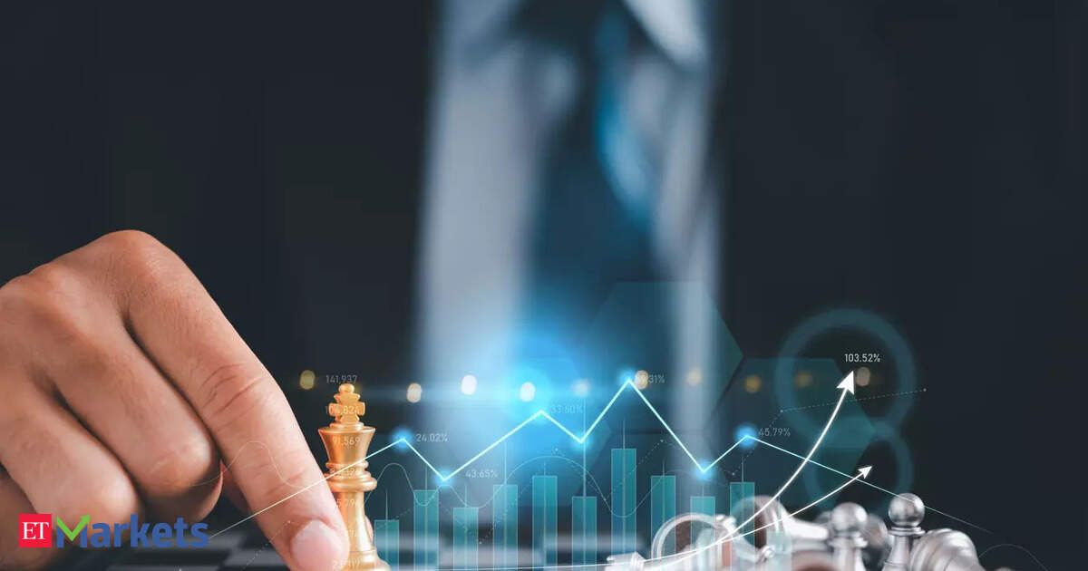 Two Trades for Today: An FMCG major for 3.5% gain, a large-cap oil refinery stock for 6% rise Two Trades for Today: An FMCG major for 3.5% gain, a large-cap oil refinery stock for 6% rise