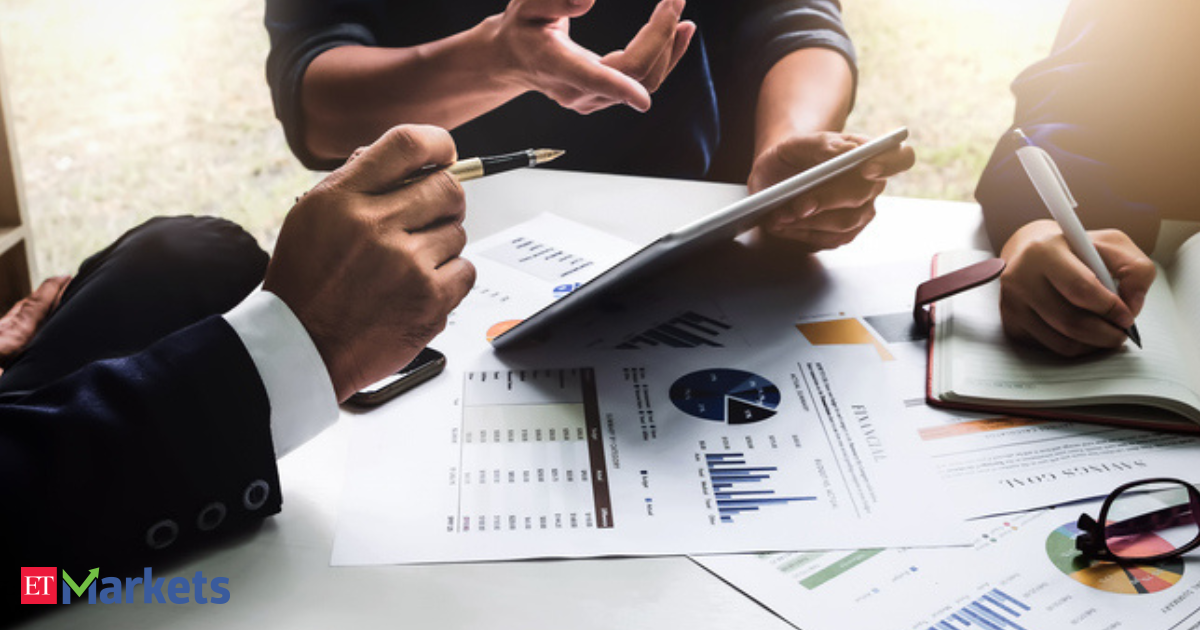 Want to reach Rs 2 crore in 15 years? Here’s what investors need to save in 2025