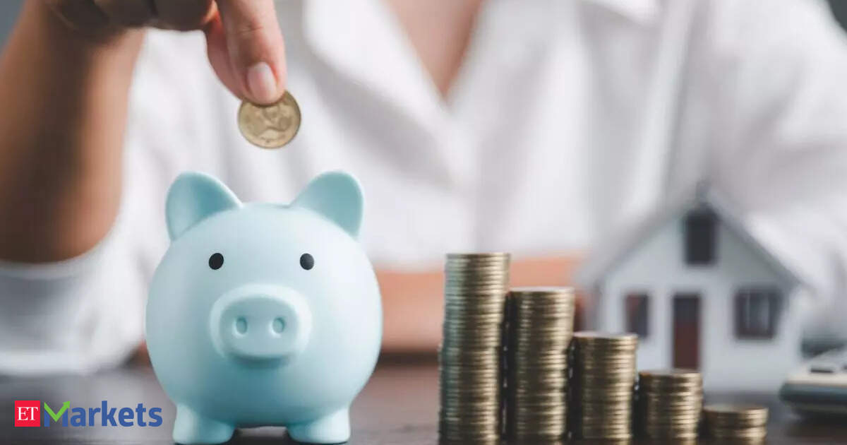 The Barbell Advantage: Positioning for stability and opportunity in Indian fixed income The Barbell Advantage: Positioning for stability and opportunity in Indian fixed income