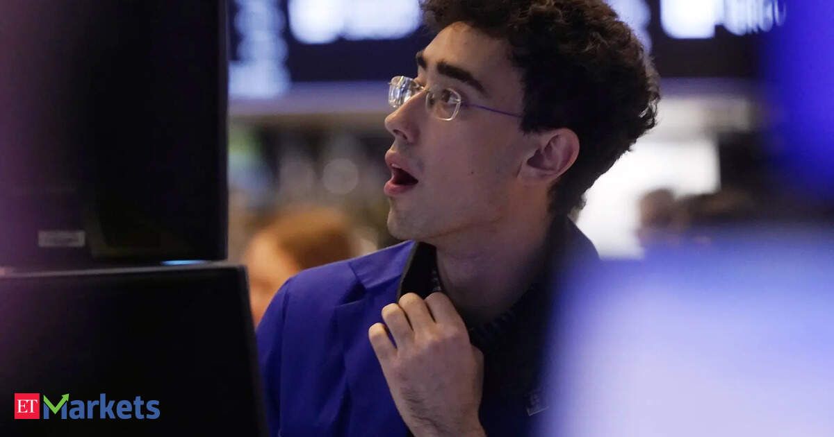 Nasdaq, S&P 500 turn negative as China tariffs pose challenge; Dow Jones pares gains