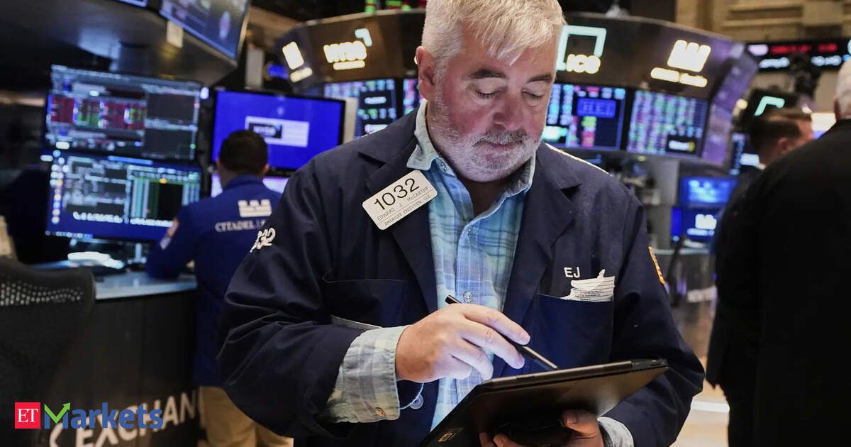 European shares dip as Middle East tensions, U.S. involvement fears weigh