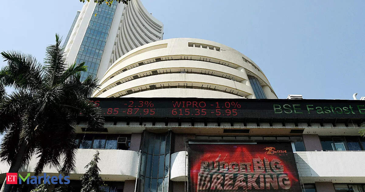 Market Wrap: Sensex slides 533 pts, Nifty below 25,900 as foreign outflows, weak rupee pressure markets