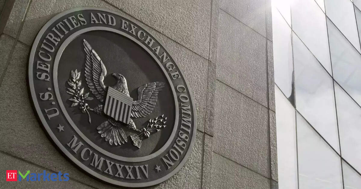 US SEC charges 12 firms with record keeping failures