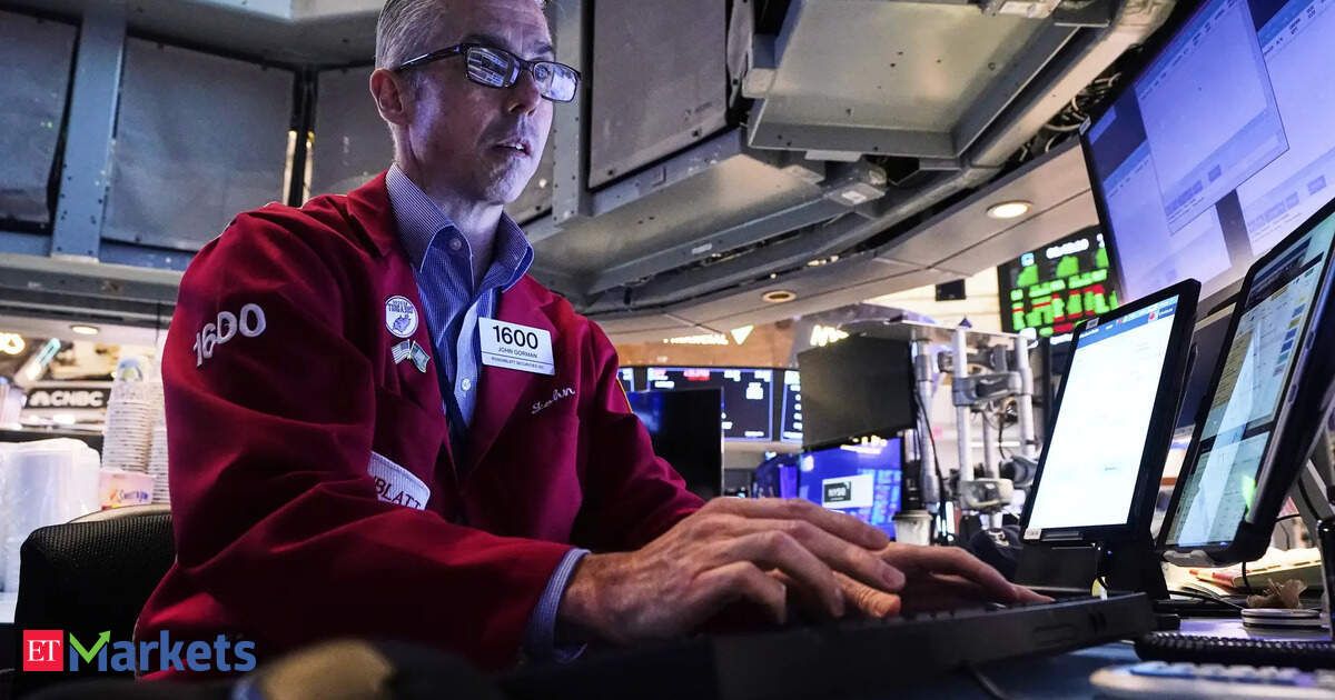 Wall Street indexes close higher with quarterly and monthly gains even as US government shutdown looms Wall Street indexes close higher with quarterly and monthly gains even as US government shutdown looms