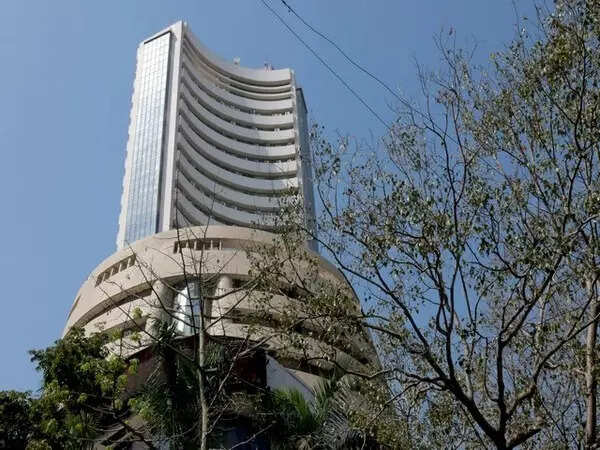 sensex today: ET Market Watch: Nifty hits record high, Sensex gains nearly 500 pts | The Economic Times Podcast