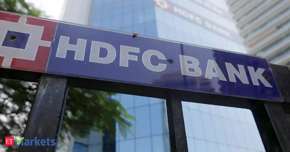 Mcap of 8 of top-10 most valued firms jumps Rs 4.13 lakh cr; HDFC, ICICI Bank top gainers Mcap of 8 of top-10 most valued firms jumps Rs 4.13 lakh cr; HDFC, ICICI Bank top gainers