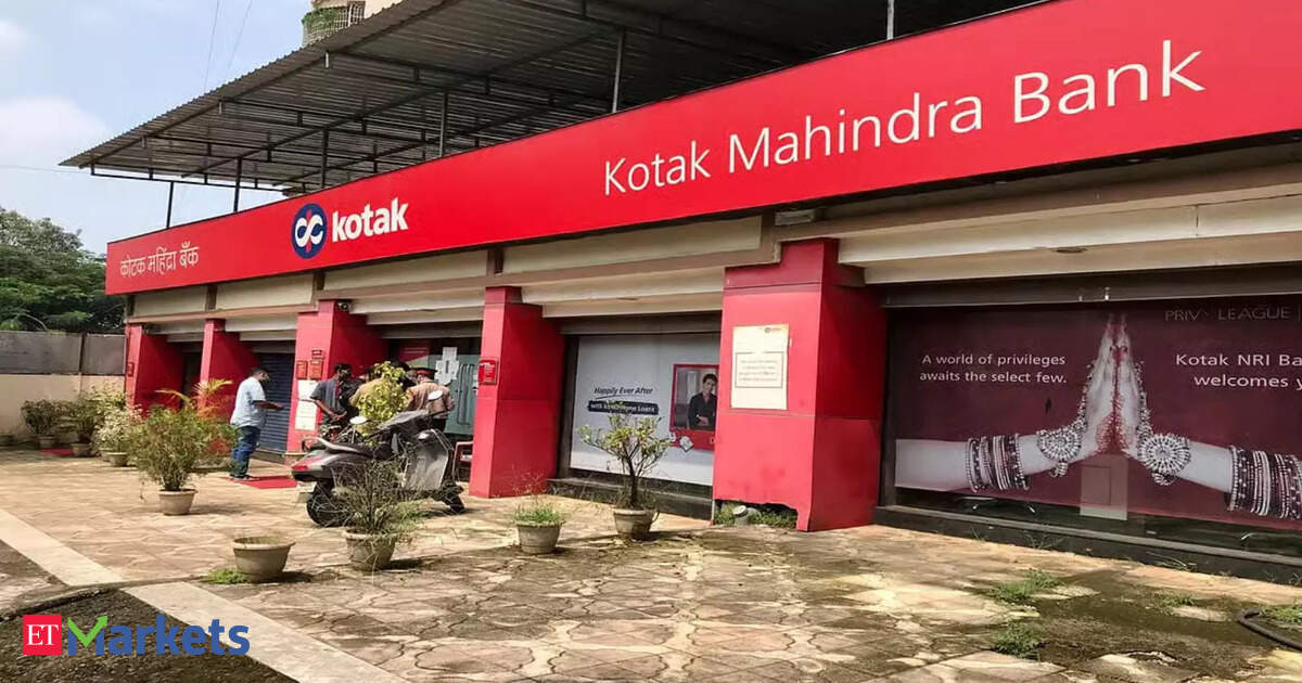 Rs 6,256-crore Kotak Bank block deal: BlackRock, BofA, Nomura among marquee buyers as SMBC exits Rs 6,256-crore Kotak Bank block deal: BlackRock, BofA, Nomura among marquee buyers as SMBC exits