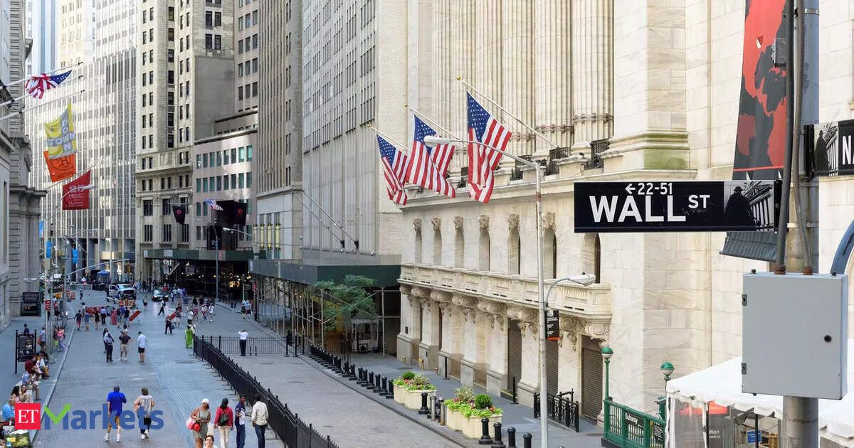 Wall St dips as Meta, Microsoft warnings cast pall over AI stocks Wall St dips as Meta, Microsoft warnings cast pall over AI stocks