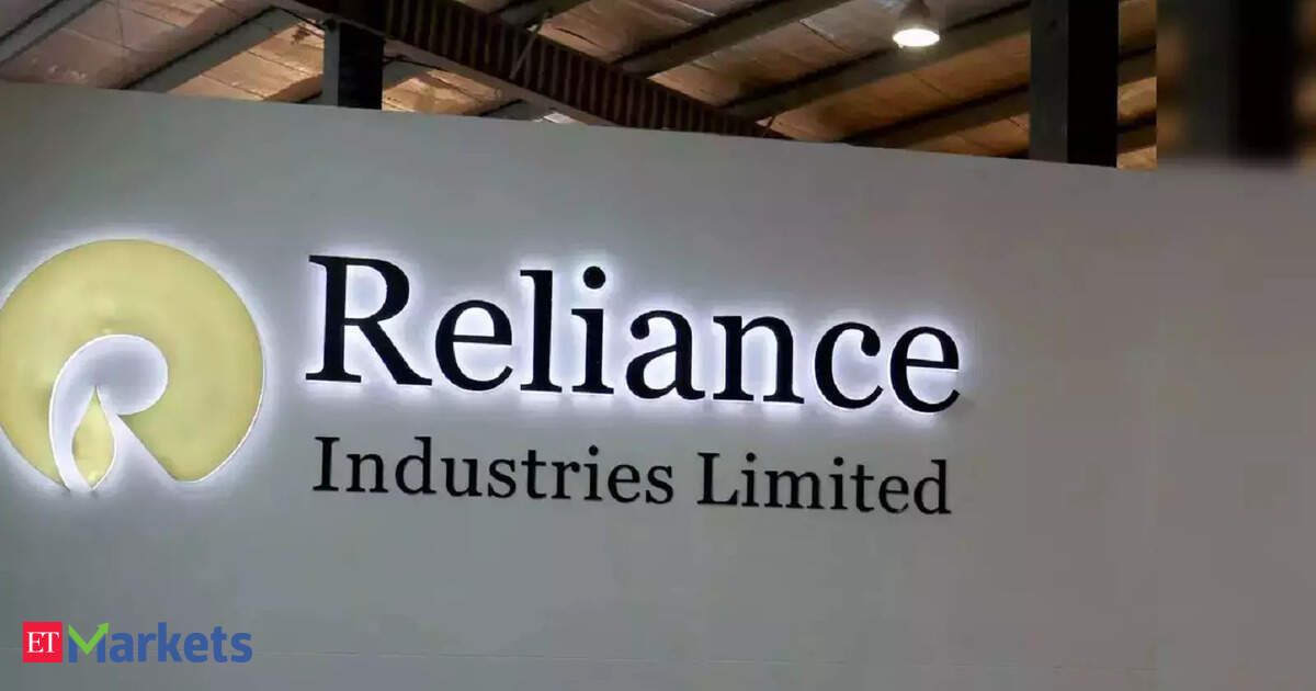 RIL Q4 profit beats expectations: How will the stock react on Monday? key tips to trade RIL Q4 profit beats expectations: How will the stock react on Monday? key tips to trade