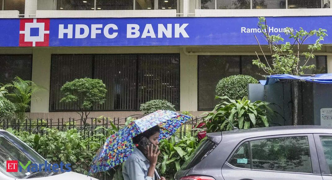 HDFC Bank allots over 311 cr shares to HDFC Ltd shareholders as part of share swap HDFC Bank allots over 311 cr shares to HDFC Ltd shareholders as part of share swap