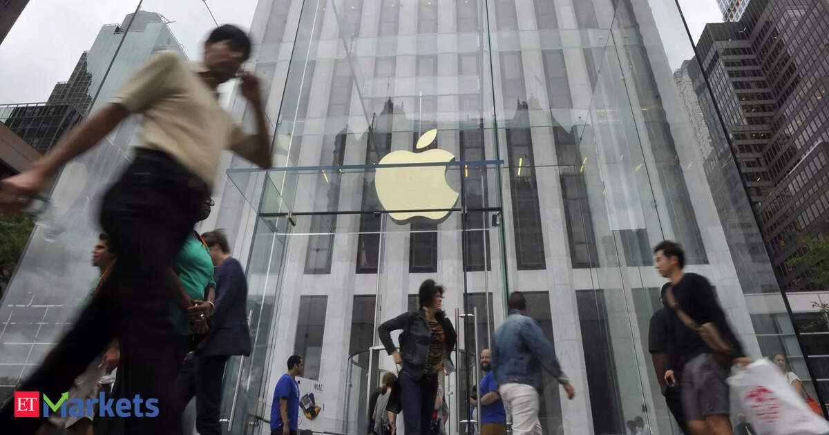 Microsoft eyes Apple’s spot as world’s largest stock