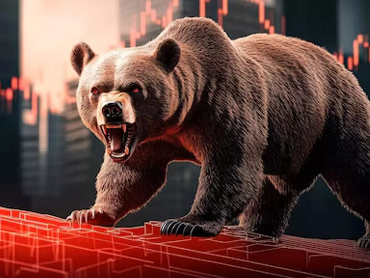 ET Market Watch: D-Street flat despite GDP boost; tariff worries drag IT & metal stocks | The Economic Times Podcast