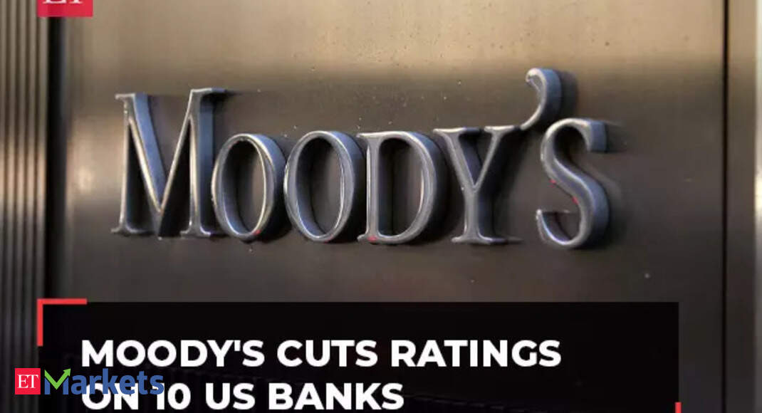 Moody’s cuts ratings on 10 US banks; Dow Jones, Nasdaq plunge nearly 1%