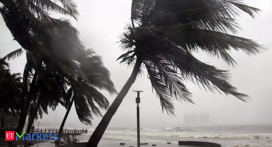 Trading in Hong Kong markets halted due to Typhoon Talim Trading in Hong Kong markets halted due to Typhoon Talim