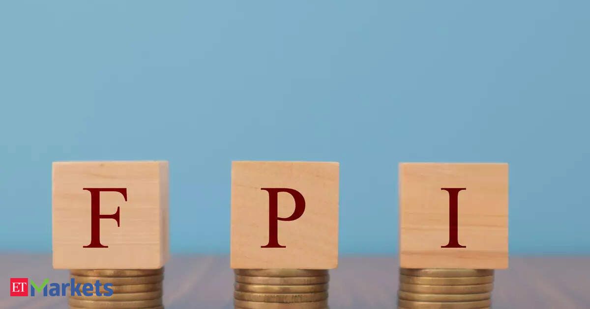 FPIs sell-off continues; take out Rs 8,000 car from equities in October
